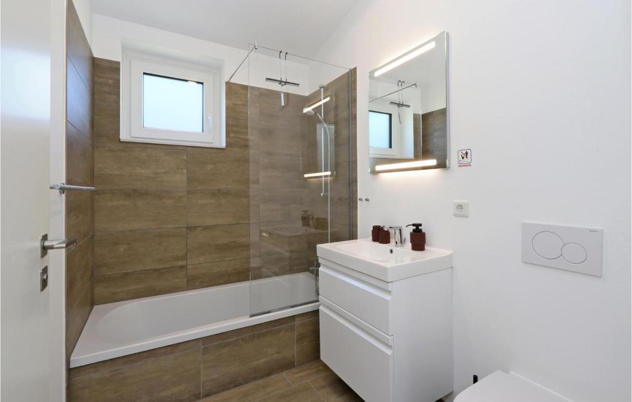 Amazing Home In Lembruch-Duemmer See With Sauna מראה חיצוני תמונה
